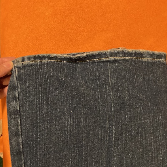 Tilt size 7 Reg Gently used jeans. Great Price to move!! Vintage -cool design!! - Picture 3 of 6
